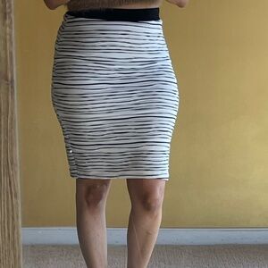 NY Collection White and Black Striped Pencil Skirt